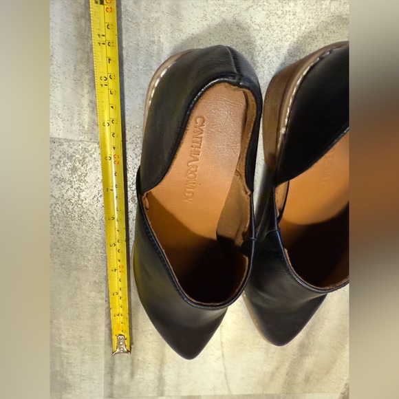 Cynthia Rowley Black Leather Flats - Picture 6 of 7